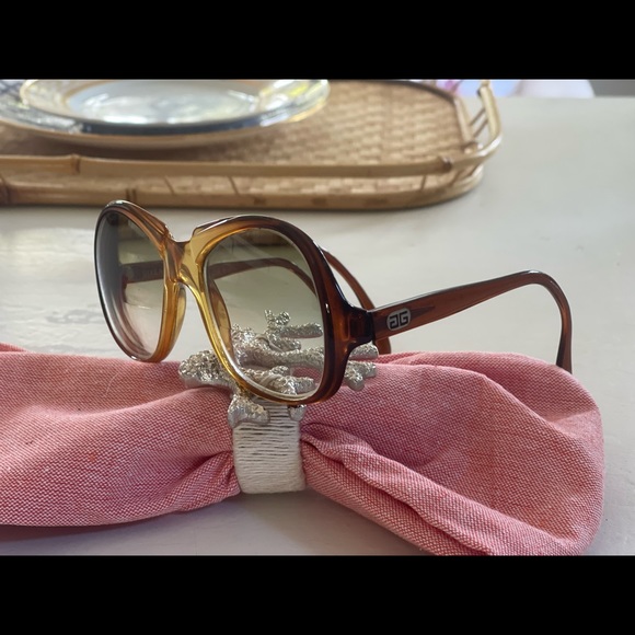 Givenchy Accessories - BAD B$TCH Vintage Givenchy Frames!!